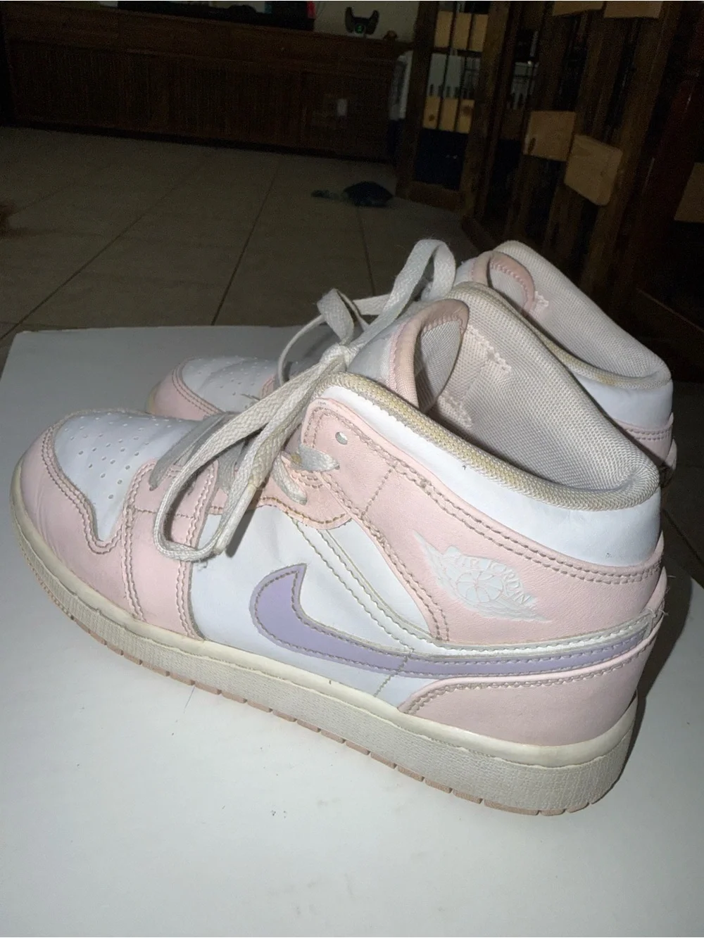 Nike mid top